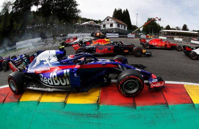 平台-雷诺车队碾压索伯车队，拉塞尔带队取胜的简单介绍