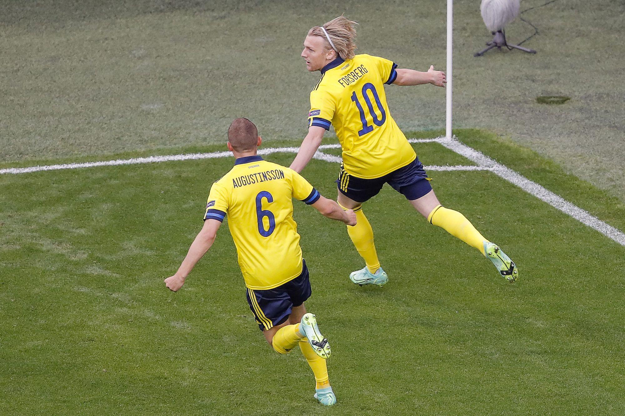 -包含波兰队完胜瑞典队，奥恰洛夫关键制胜的词条