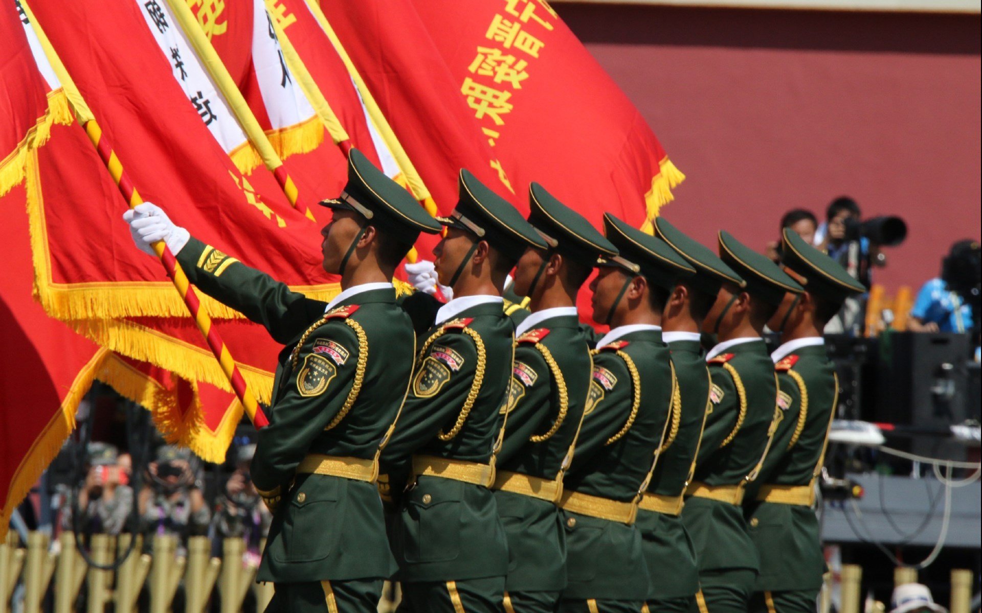 门迪闪电双响，雷恩血性突围！欧战硬仗掀翻佛罗伦萨